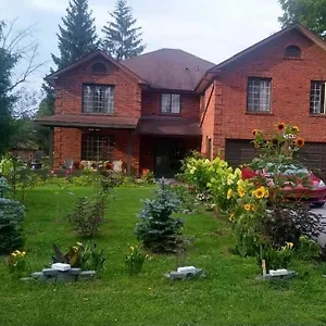 Homestay Luxury At Military Trail, Toronto