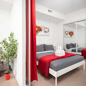 Apartment Centrally Located In The Heart Of Downtown, Toronto