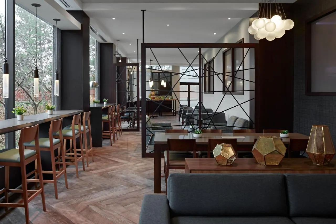 Toronto Airport Marriott Hotel 4*,