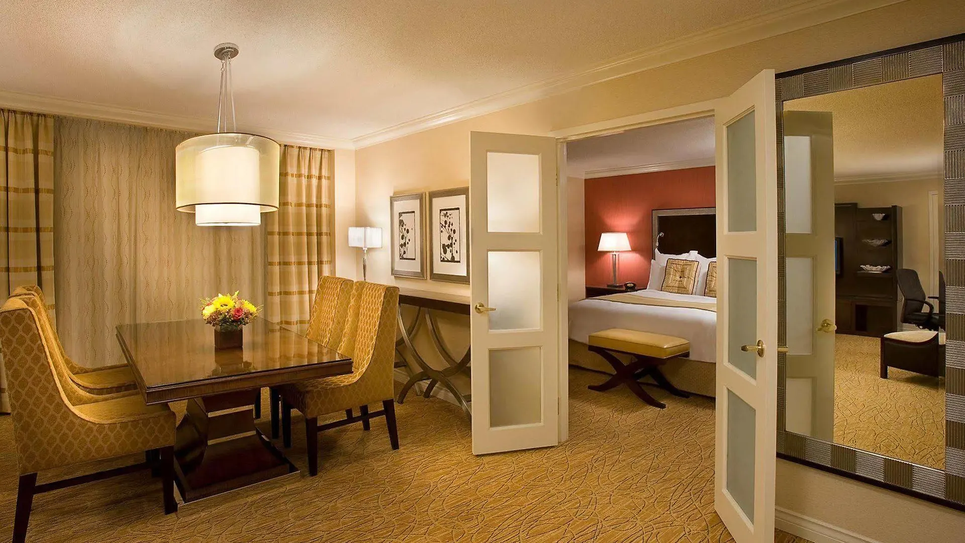 Toronto Airport Marriott Hotel 4*,  Canadá